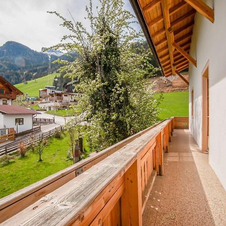 Attractive Apartment In Hainzenberg With Ski Room Luaran gambar