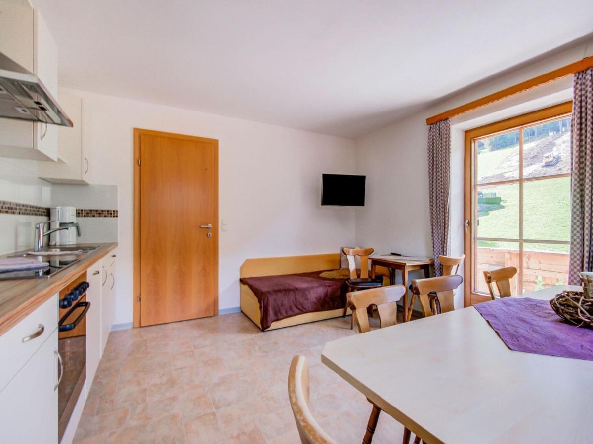 Attractive Apartment In Hainzenberg With Ski Room Luaran gambar