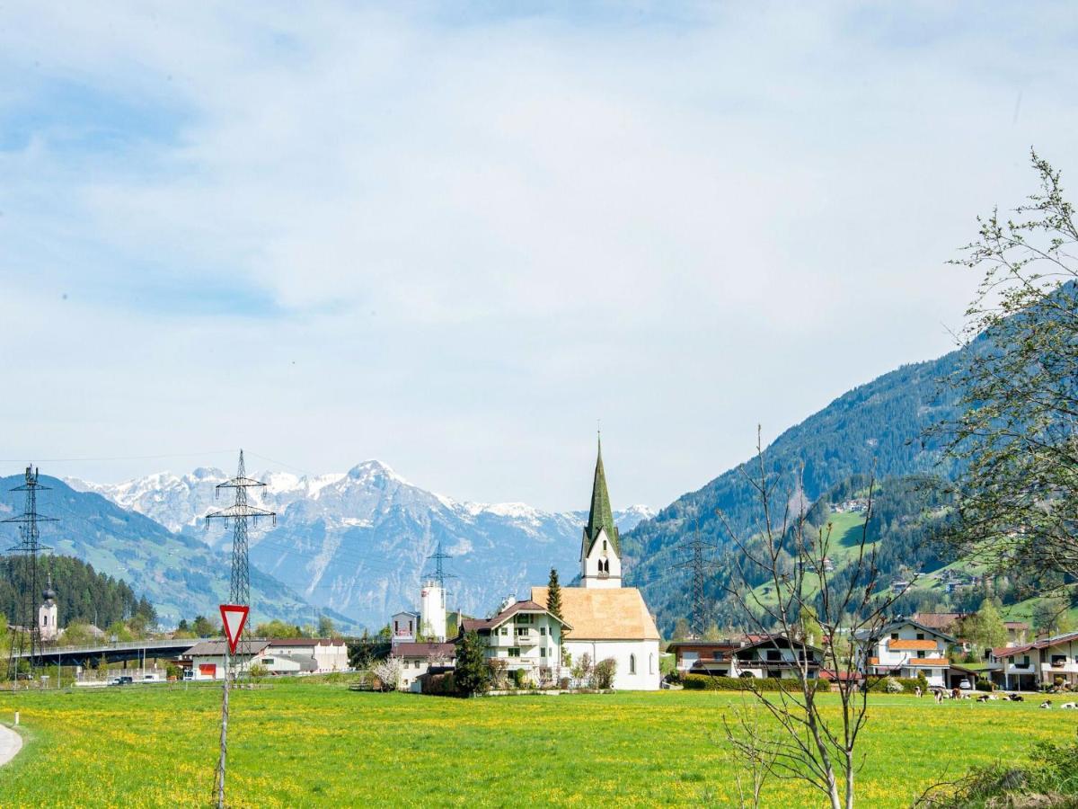 Attractive Apartment In Hainzenberg With Ski Room Luaran gambar