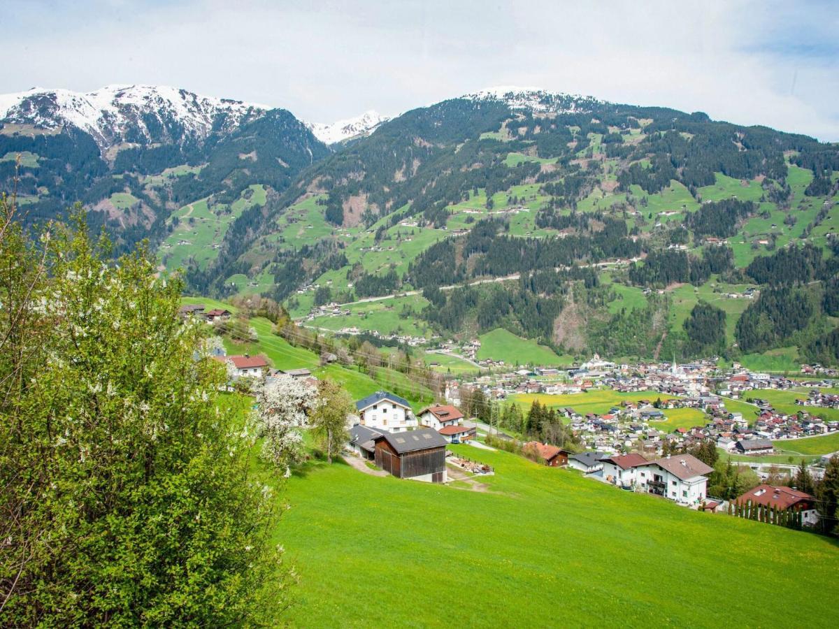 Attractive Apartment In Hainzenberg With Ski Room Luaran gambar