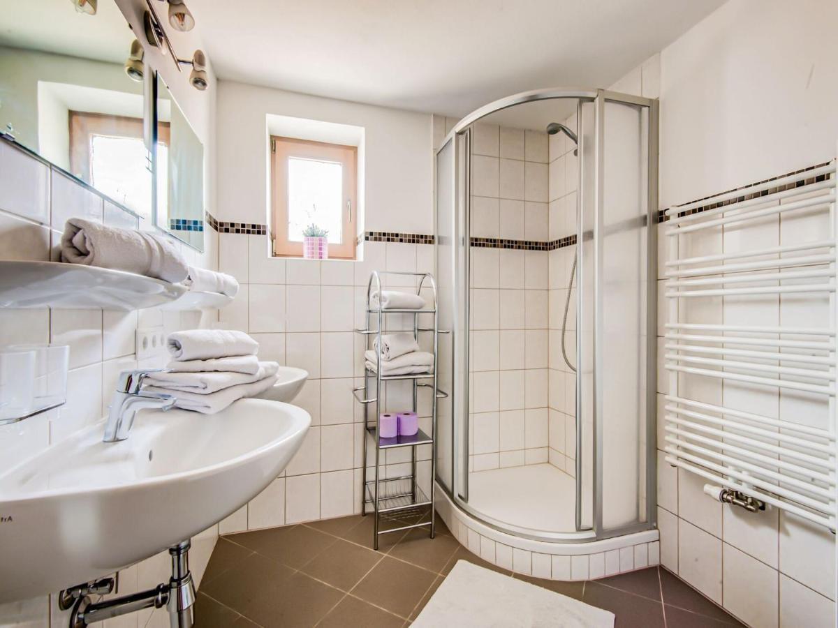 Attractive Apartment In Hainzenberg With Ski Room Luaran gambar