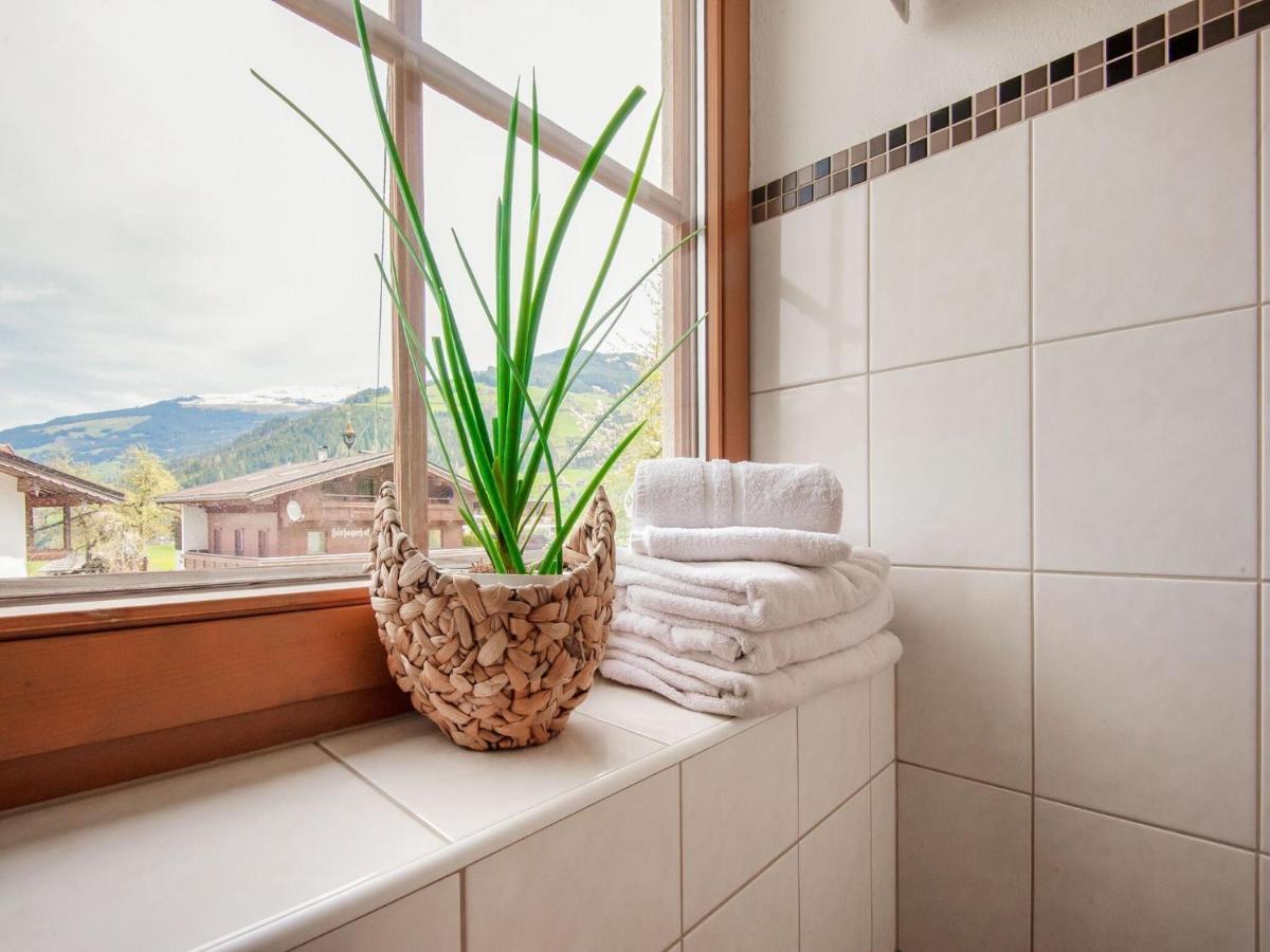 Attractive Apartment In Hainzenberg With Ski Room Luaran gambar